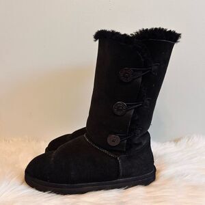 UGG Tall Bailey Button Cozy Warm Black Leather & Sheepskin Bestseller Boots! 🔥